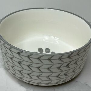 Signature White and Gray Ceramic Dog Bowl